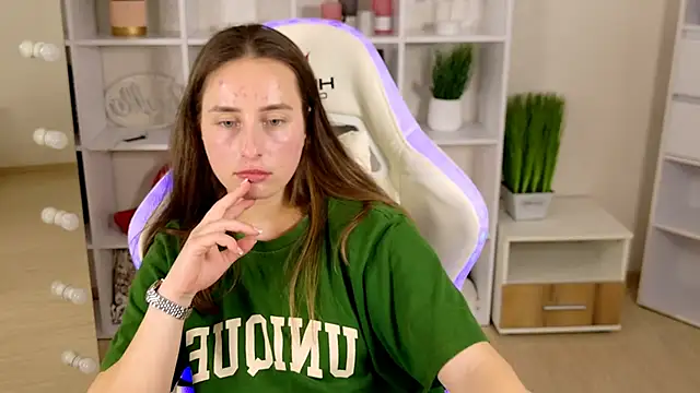 NadinnL webcam