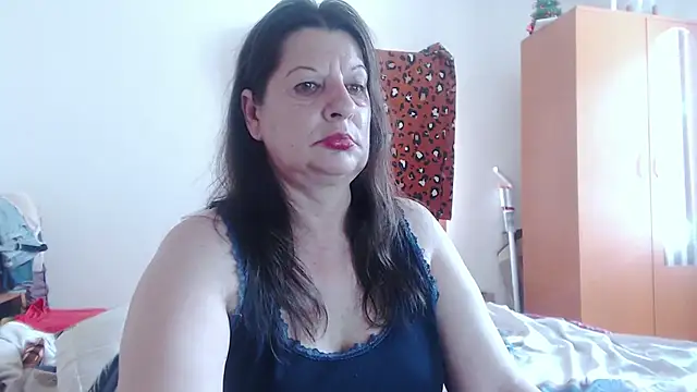 ExtasyMature live cam on StripChat