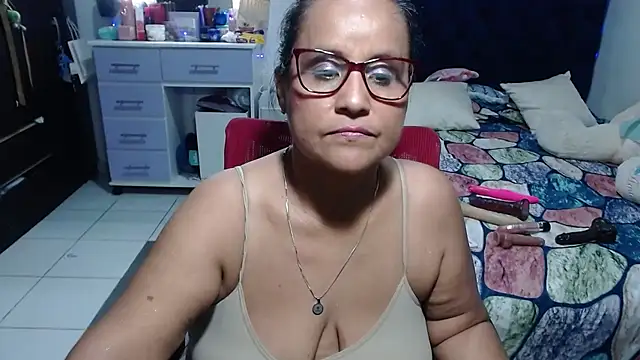 pervert_mommy_ live cam on StripChat