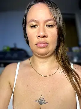 Emiily_lee live cam