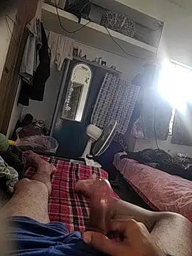 hotbull30 live cam on StripChat