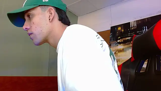 alexgiraldo__ live cam on StripChat
