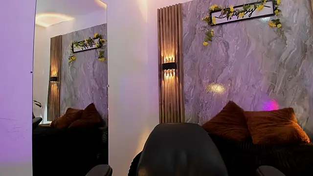 Melodylanee live cam on StripChat