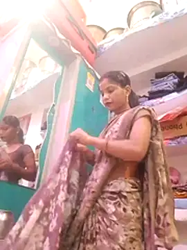 CHANDNi_700 live cam on StripChat