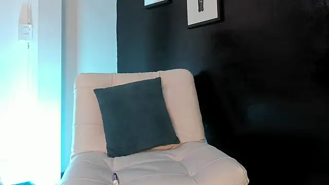 Nico_Saint_ live cam on StripChat