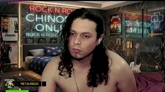 chino_roz live cam on StripChat