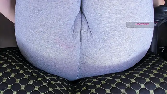 Cameltoe_squirt_inPants webcam