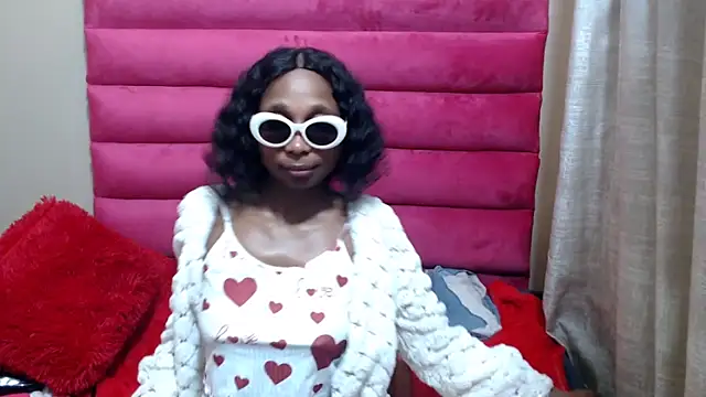 ExtraDoll live cam on StripChat