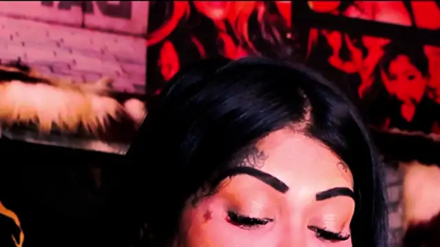 indian_dreamgirl webcam