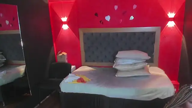 YayaHilton live cam on StripChat