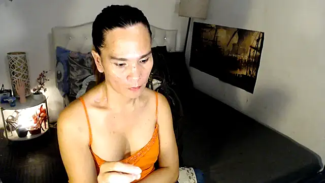 NinaDOM4CUM webcam