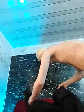 crislingery_dolli webcam