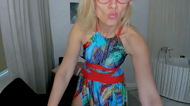 MuseOfStage live cam on StripChat