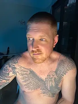 CloudyKingG live cam on StripChat