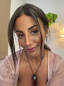 Brownfitbabyy webcam