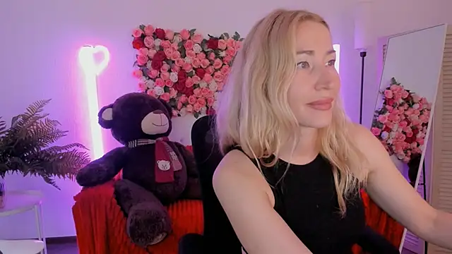 astramonroe - AstraMonroe's free webcam - UK Sex Cams
