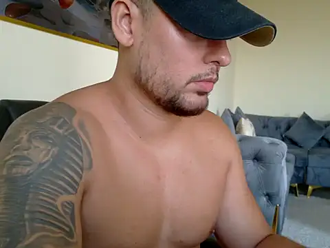 maximus888A live cam on StripChat