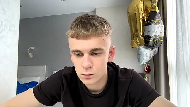 SoloFury live cam on StripChat