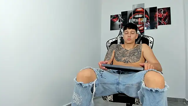 eithan_boy_ webcam