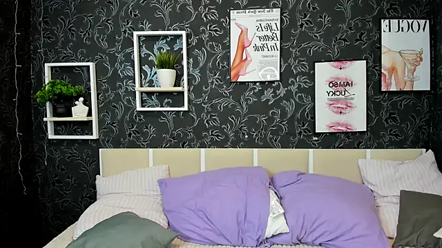 Naomi_Viz webcam