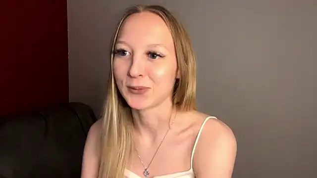 AilenePewo webcam