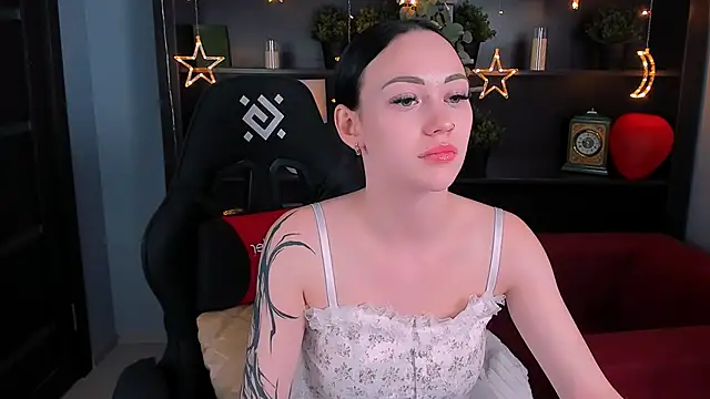 DarinaCaramel webcam