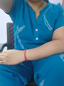 ritika_kushwaha live cam on StripChat
