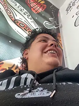 Hailey_Curvy live cam on StripChat