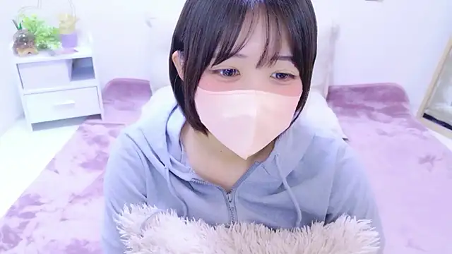 Hinata_Sun live cam on StripChat