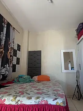 Indiazinhax webcam
