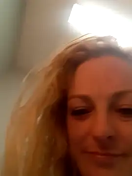 iAmJeNeSy webcam