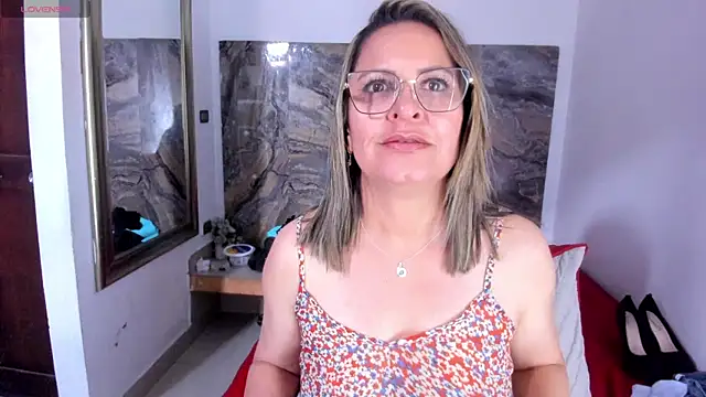Agatha_Pleasure webcam