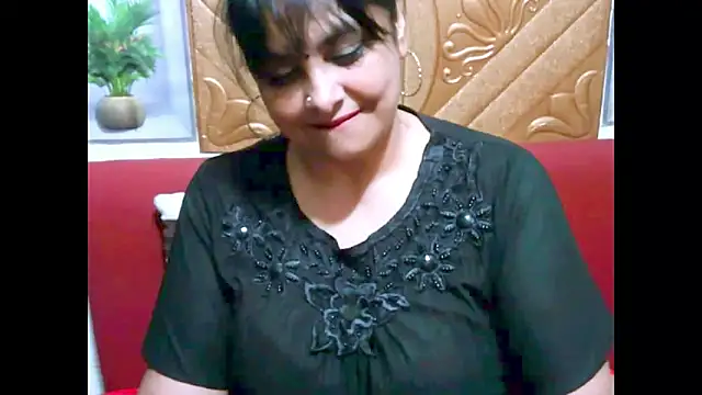 Indiansweetness77 webcam