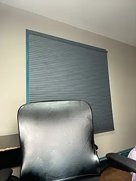 WomanNextdoor1 webcam
