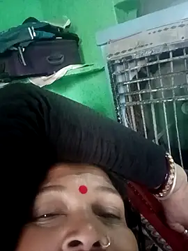 Manavi_x webcam