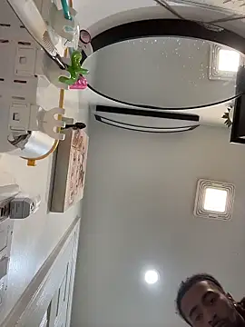 Mellyj053 webcam