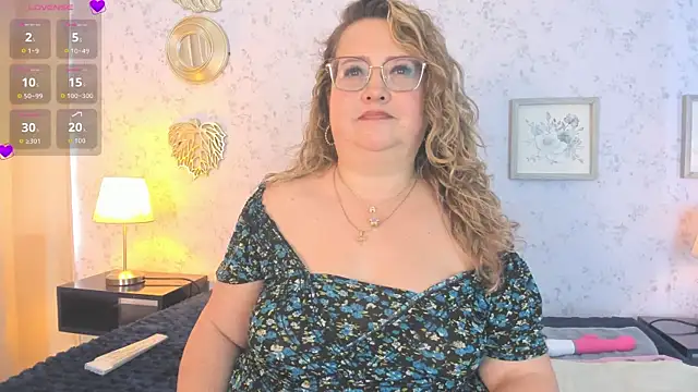 Martinacurvy_ webcam