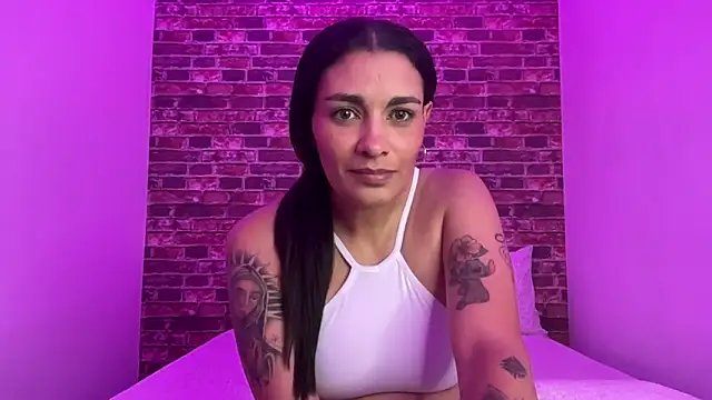 Skarlett_Kiss webcam