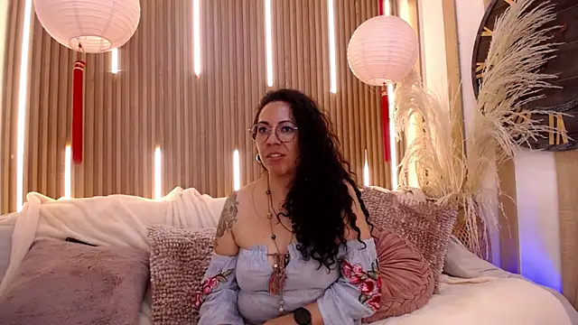 Velvet_Curly webcam