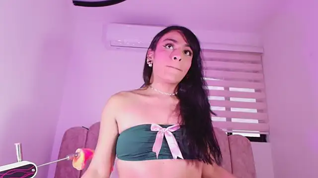 Malaia_thompson_ webcam