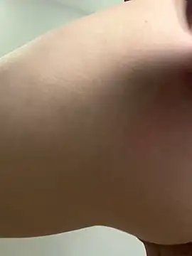 mia_hot4