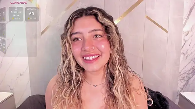 ChloeBelle_ webcam