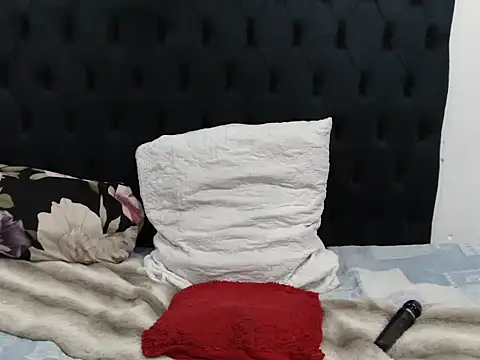 Dope_Chick live cam on StripChat