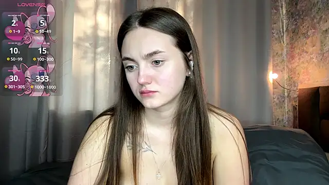 LoraDavi live cam on StripChat