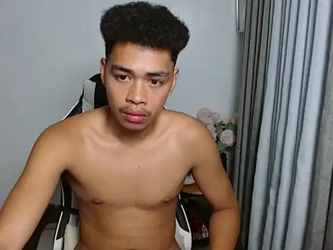 curlyasian_njxx webcam