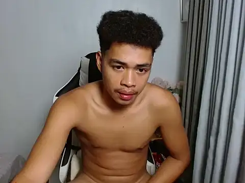 curlyasian_njxx webcam