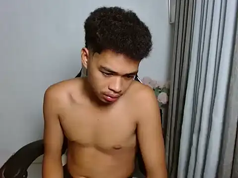 curlyasian_njxx webcam