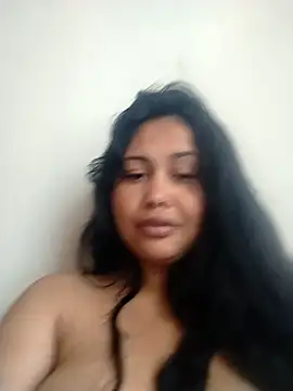 Alessandraa- live cam on StripChat