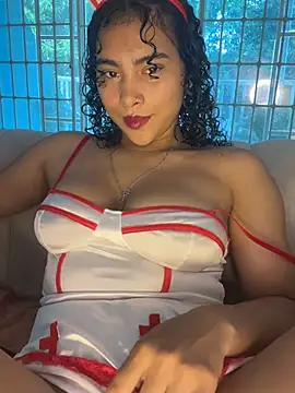 SophieD live cam on StripChat