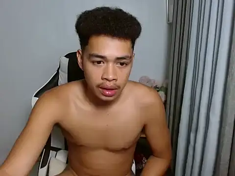 curlyasian_njxx webcam